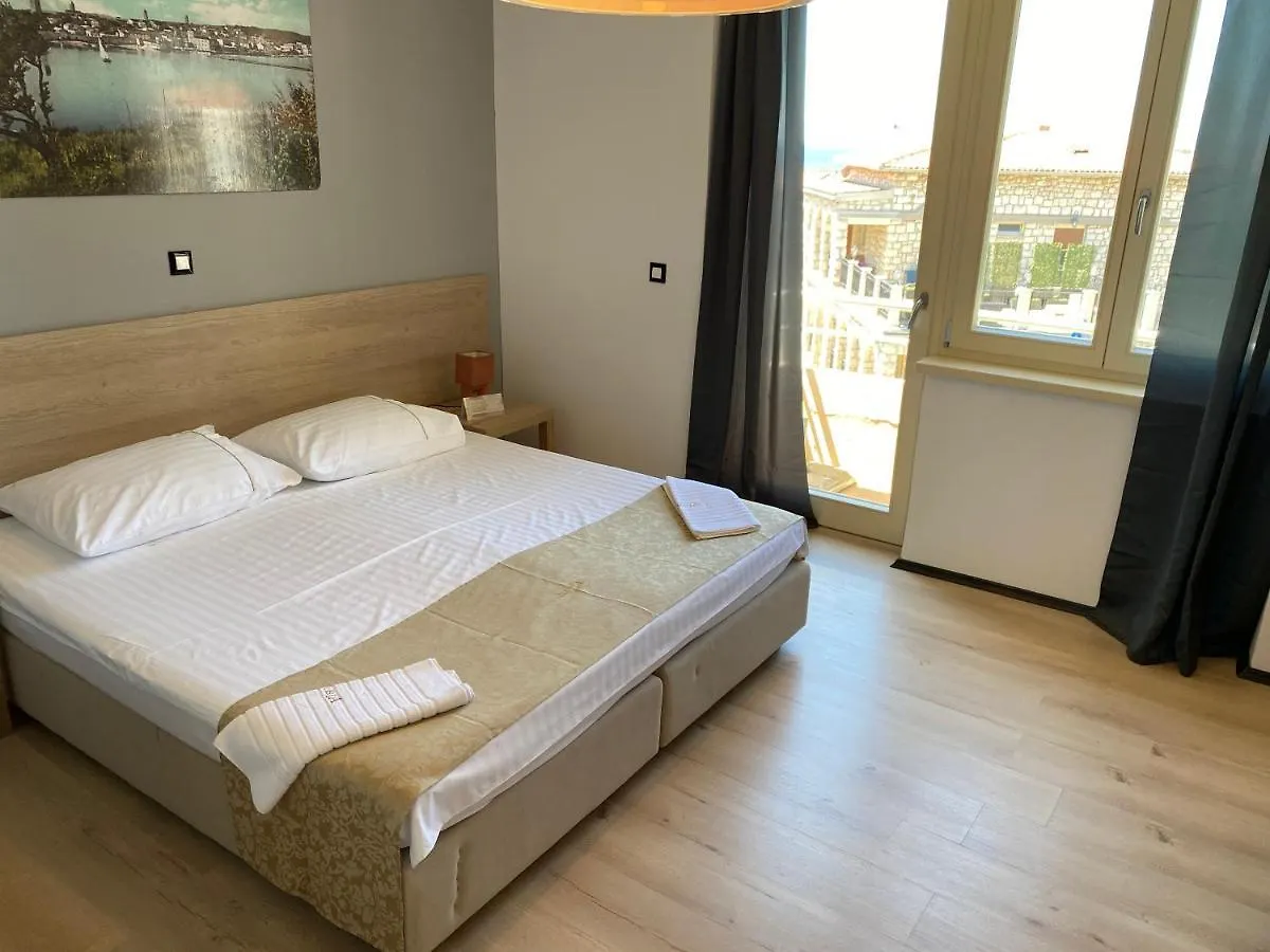 Villas Arbia - Magdalena By The Beach Banjol Hotel